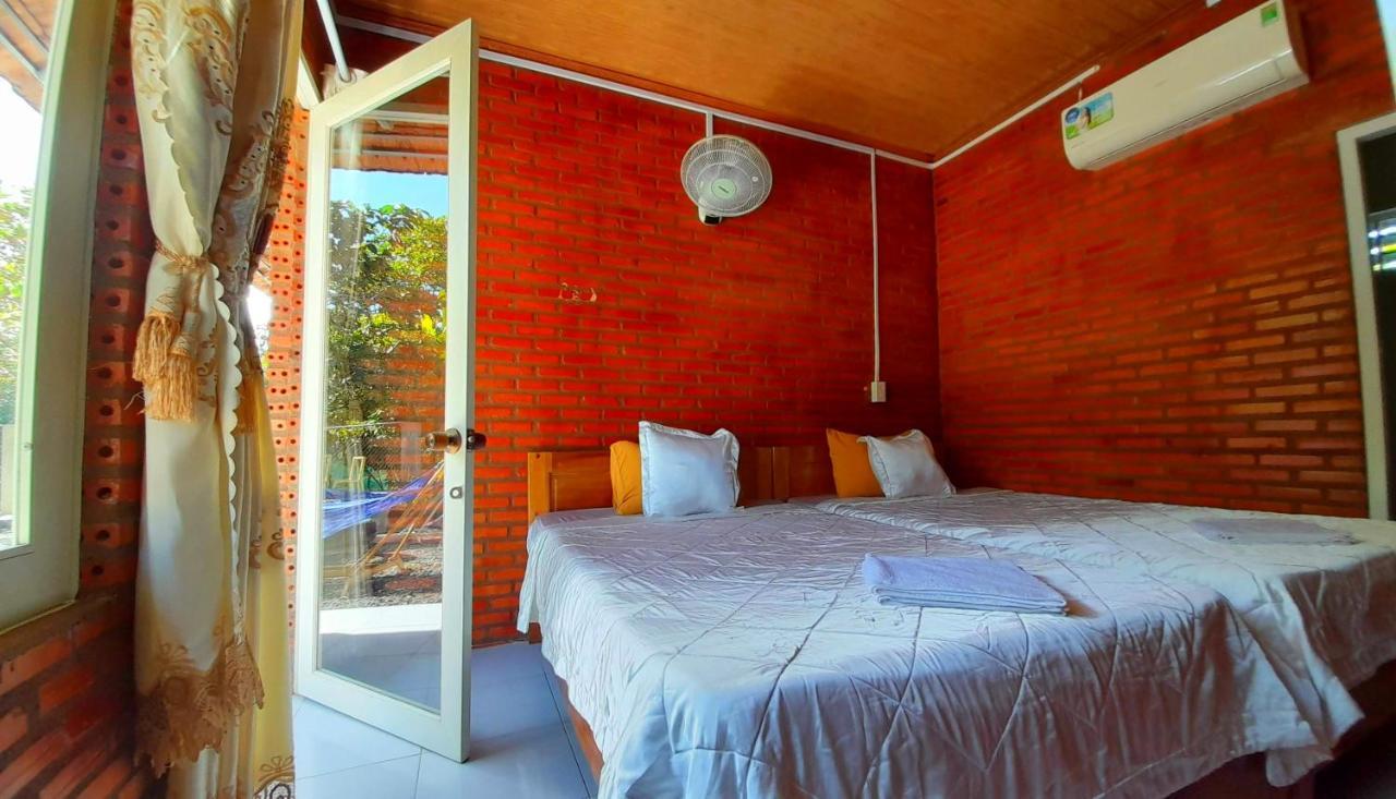 Cat Tien Backpackers Hostel Екстер'єр фото