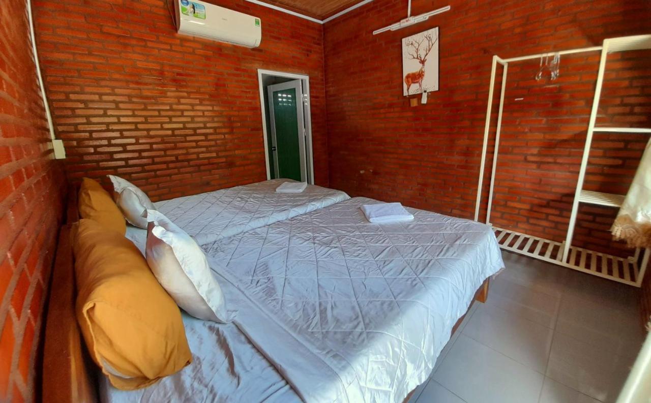 Cat Tien Backpackers Hostel Екстер'єр фото