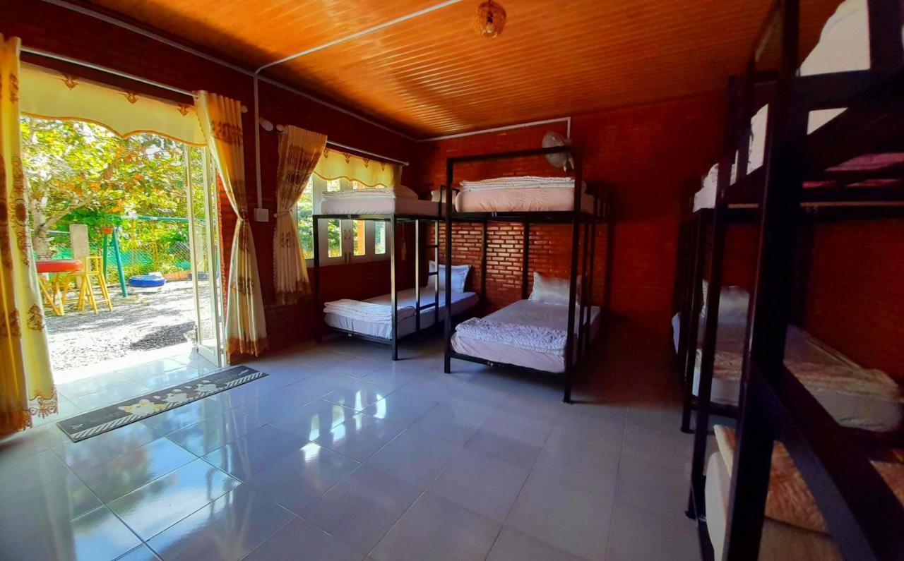Cat Tien Backpackers Hostel Екстер'єр фото