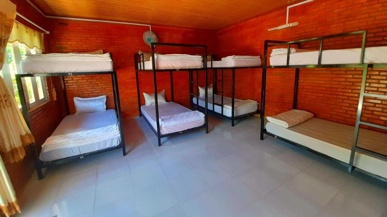 Cat Tien Backpackers Hostel Екстер'єр фото