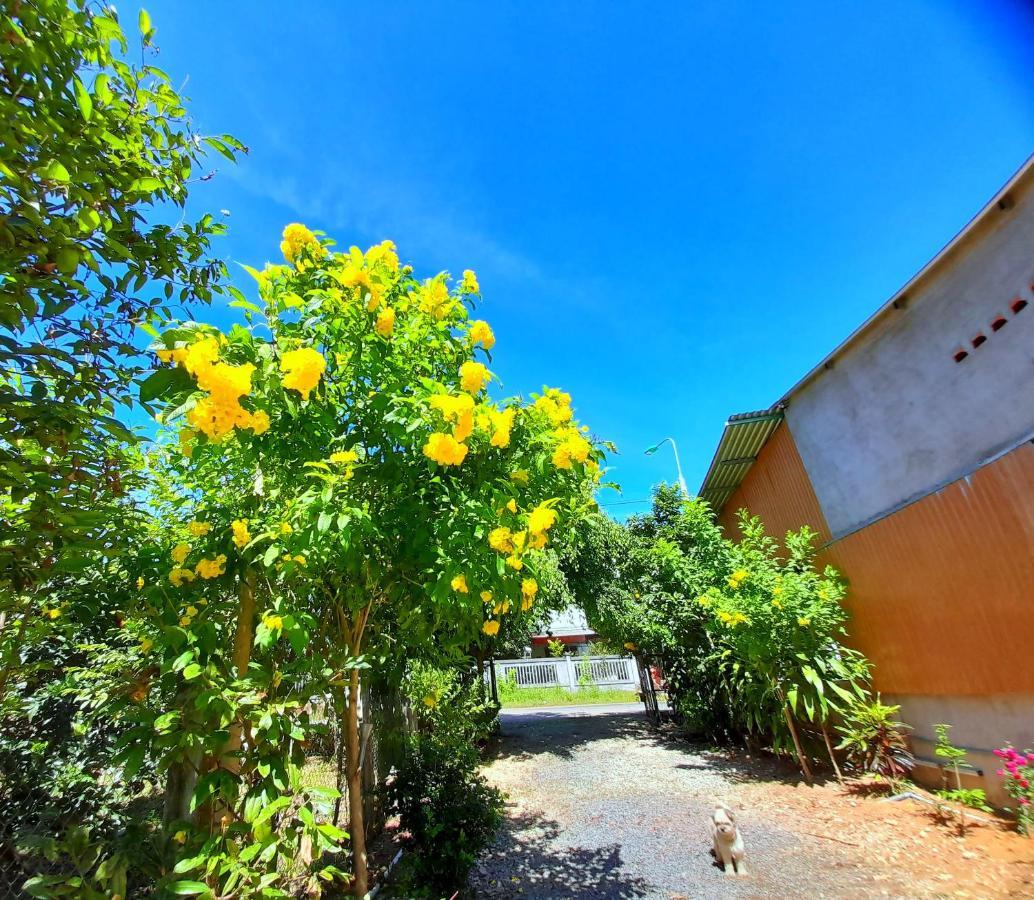 Cat Tien Backpackers Hostel Екстер'єр фото