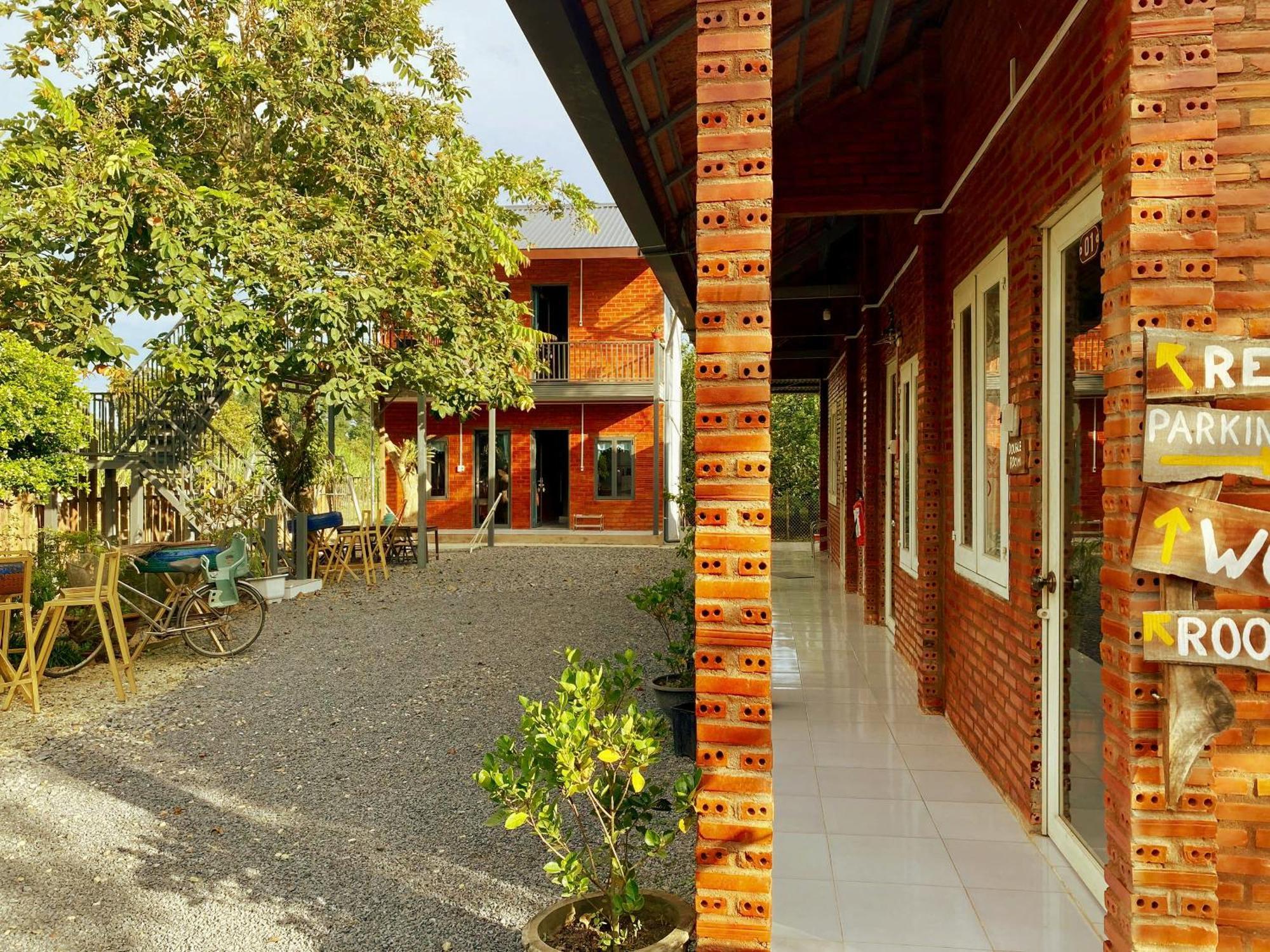Cat Tien Backpackers Hostel Екстер'єр фото