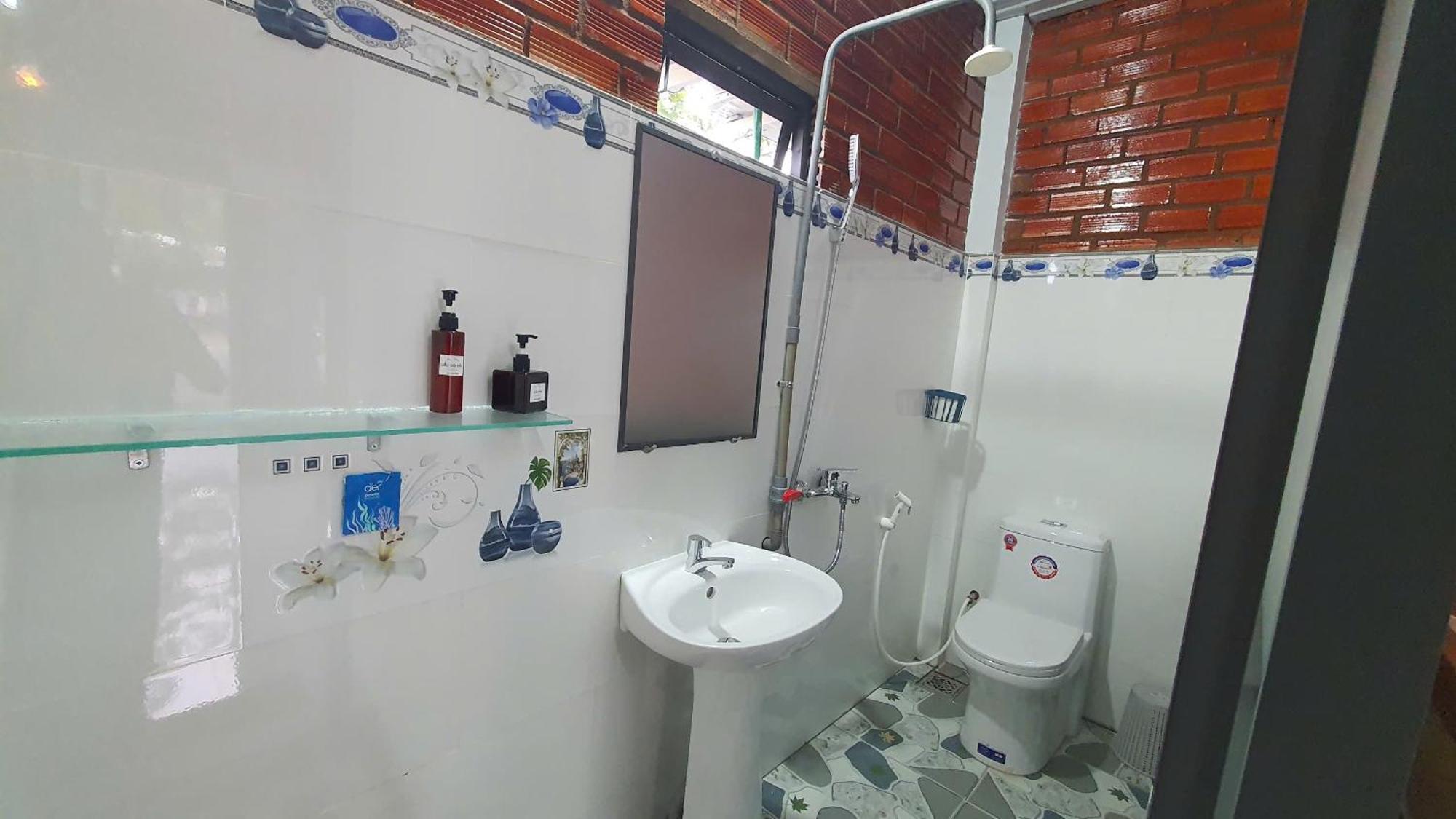 Cat Tien Backpackers Hostel Екстер'єр фото