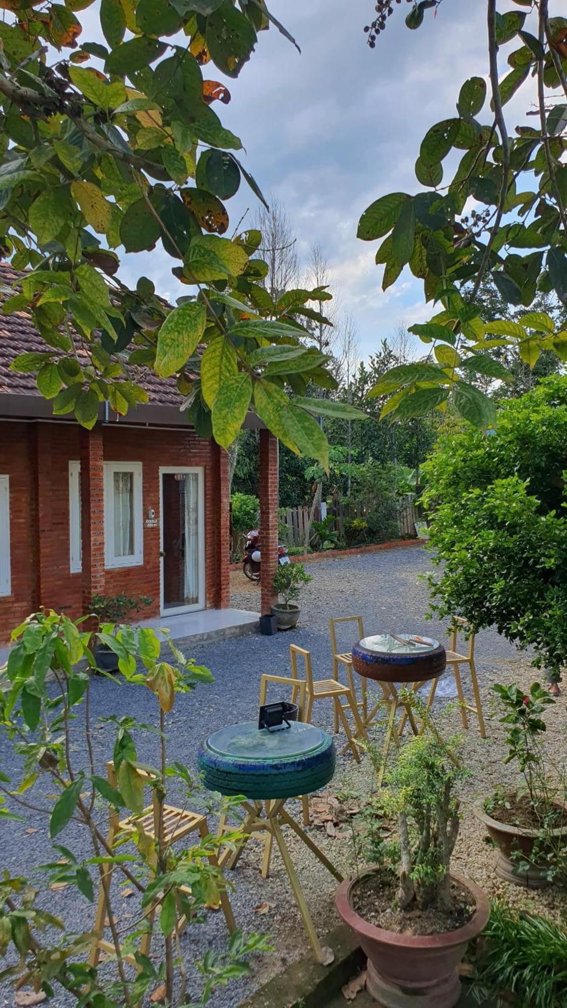 Cat Tien Backpackers Hostel Екстер'єр фото